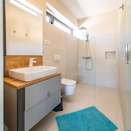 Apartment Veronica With Pool And Boat Mooring First Line At Sea *