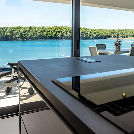 Apartment Veronica With Pool And Boat Mooring First Line At Sea *