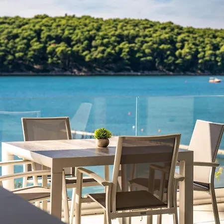 Apartment Veronica With Pool And Boat Mooring First Line At Sea Palit