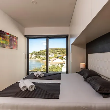 Apartment Veronica With Pool And Boat Mooring First Line At Sea Palit