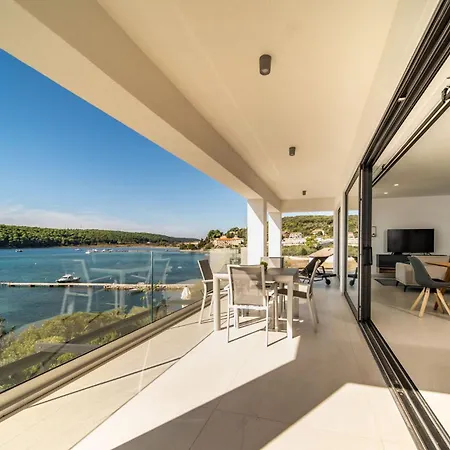 Apartment Veronica With Pool And Boat Mooring First Line At Sea *