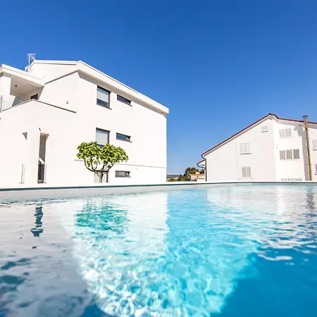 Apartment Veronica With Pool And Boat Mooring First Line At Sea *