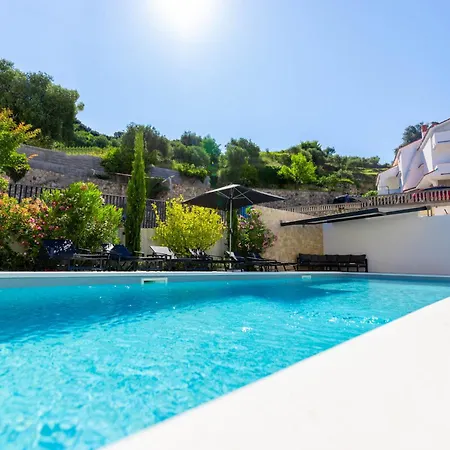 Veronica With Pool And Boat Mooring First Line At Sea Apartment
