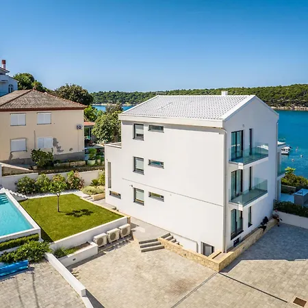 Apartment Veronica With Pool And Boat Mooring First Line At Sea