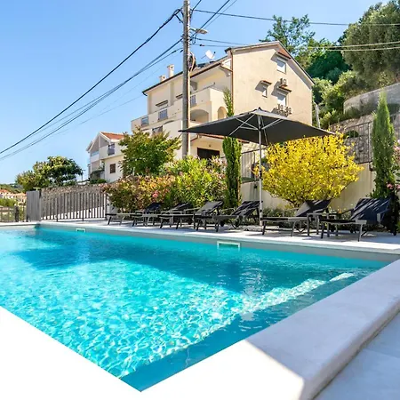 Veronica With Pool And Boat Mooring First Line At Sea Apartment *