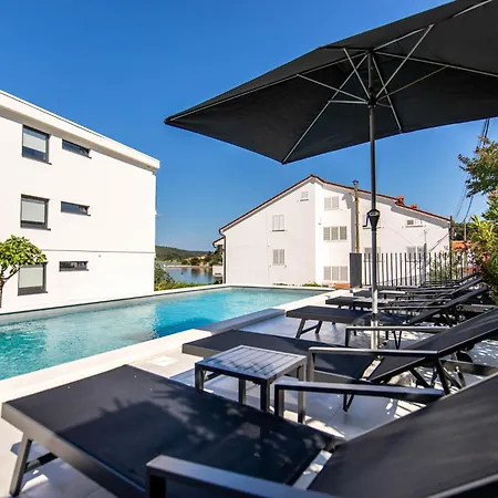 Apartment Veronica With Pool And Boat Mooring First Line At Sea Palit